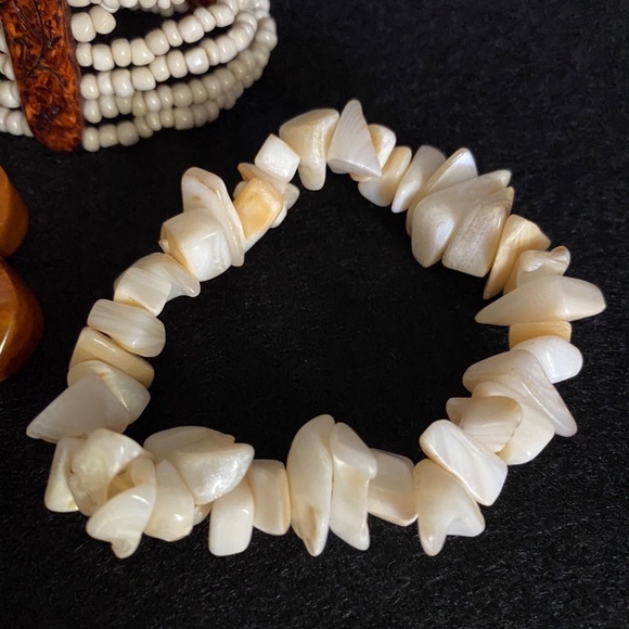 3 Piece Boho Eclectic Stone Bead Stretch Vtg Bracelets Neutrals Women's Size - Picture 4 of 13